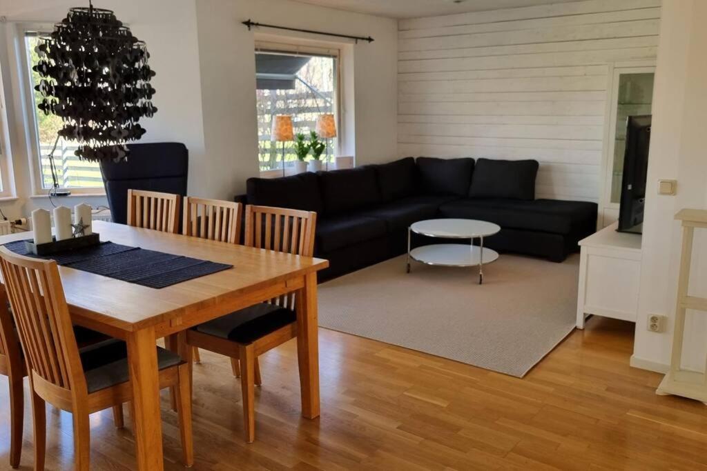 Trivsamt Parhus I Lugnt Omrade Inne I Tranas! Dış mekan fotoğraf
